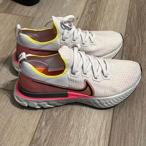 women’s nike shoes